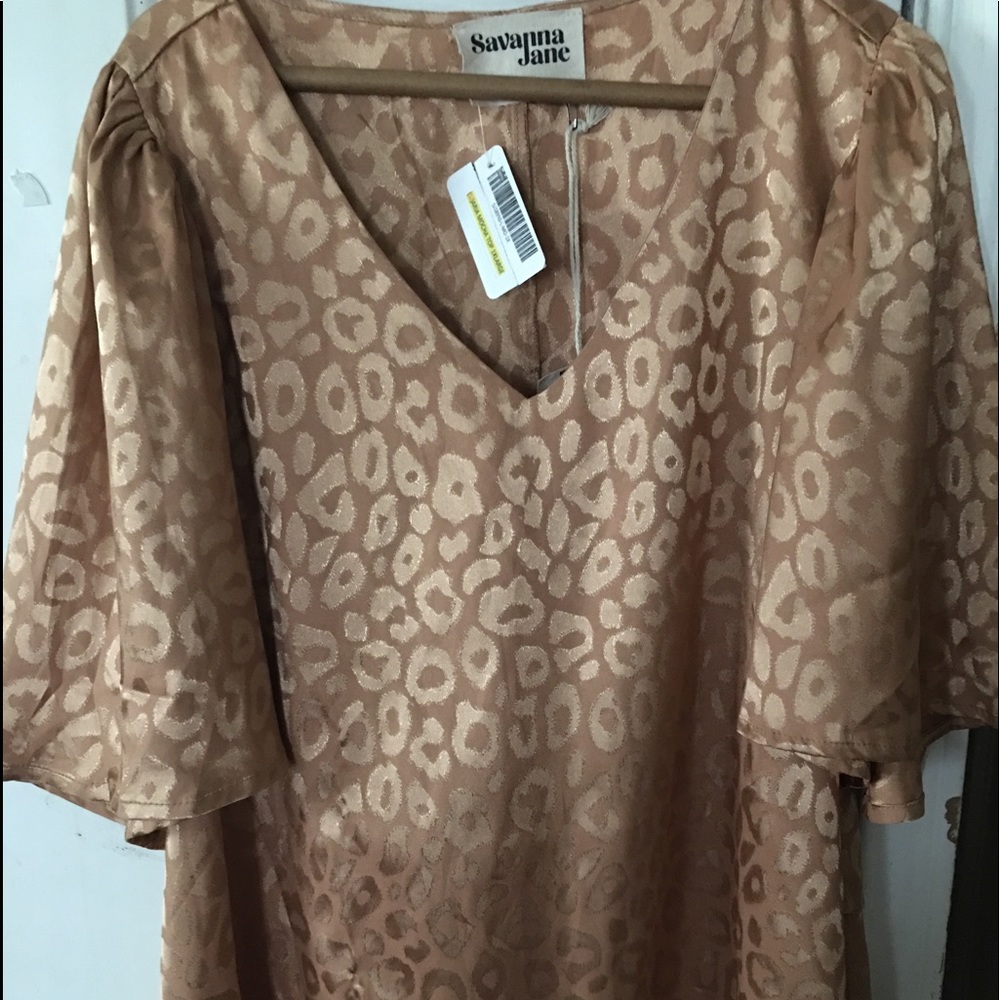 NWT mocha leopard print top by Savanna Jane size 1x women 100 % polyester